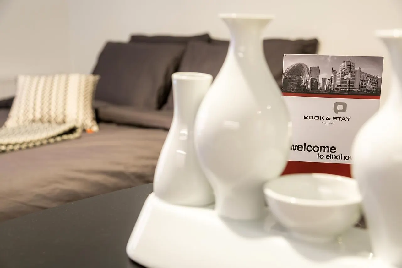 Book & Stay Eindhoven 0*,