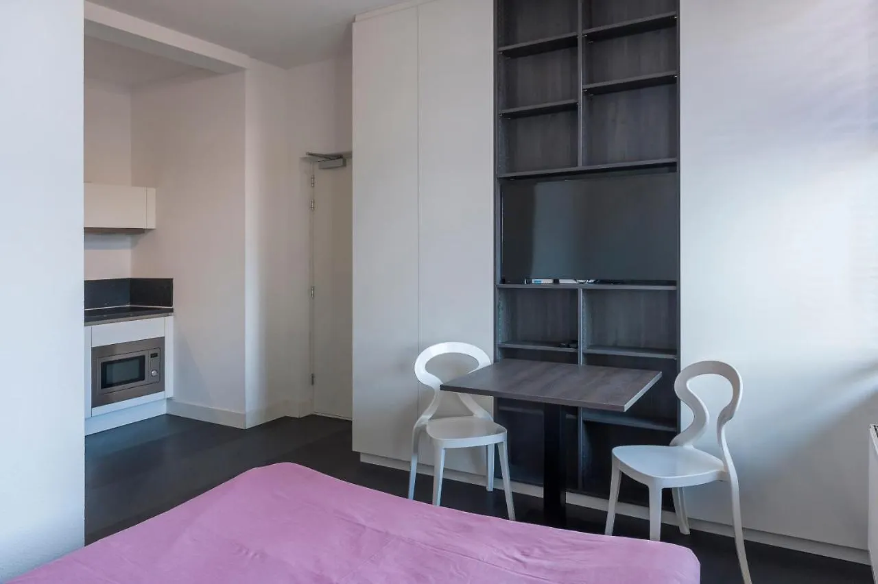 Book & Stay Eindhoven 0*,